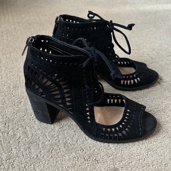 Vince Camuto Tarita Black Cutout Suede Block Peep Toe Lace Heels in Size 5. - Picture 10 of 16